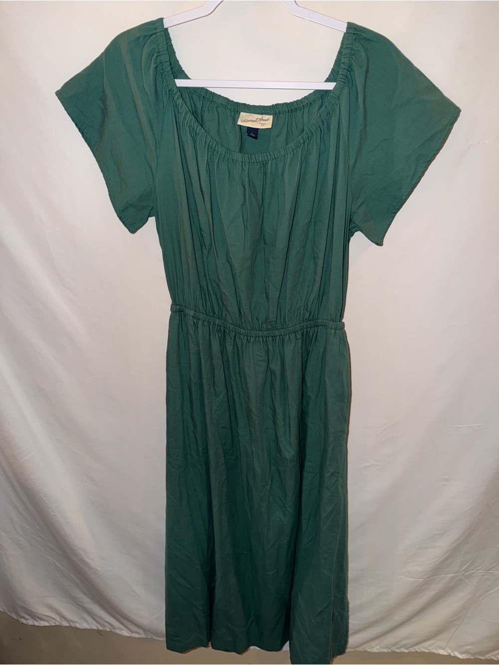 Universal Thread Green Short-Sleeve Midi Dress